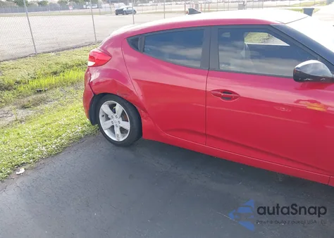 2013 Hyundai Veloster Base W/Gray from USA, damaged, VIN KMHTC6AD7DU145703